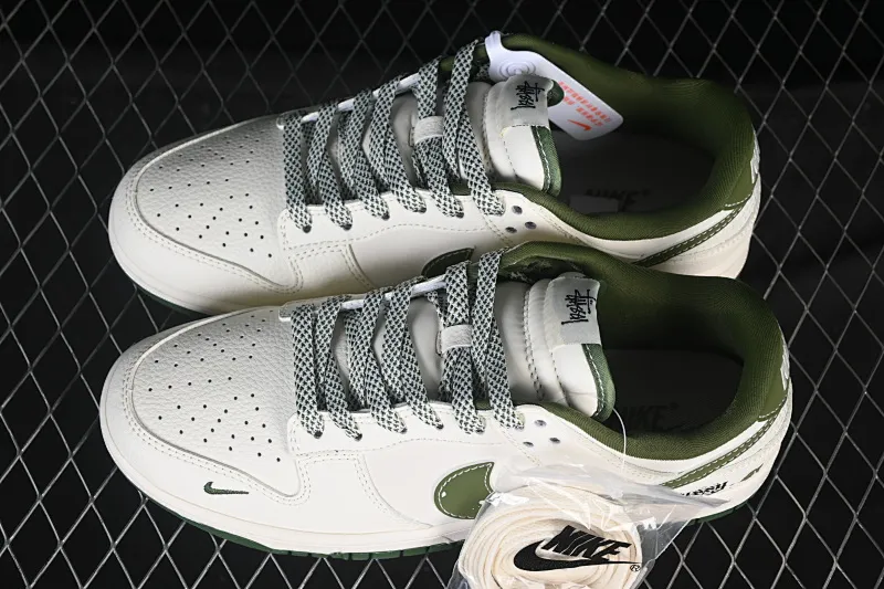 All categories Nk SB Dunk Series Nk SB Dunk Low High-end customized low-top sneakers Nike SB Dunk Low Stusi co-branded splash green hook Anniversary high-end customized low-top casual sneakers XS6089-608